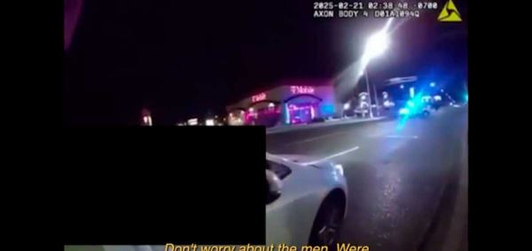 В сети появилось видео, на котором Джон Джонс угрожает полицейским
