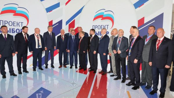 На ПМЭФ состоялось открытие стенда федерального проекта партии «Единая Россия» — «Выбор сильных», На ПМЭФ состоялось открытие стенда федерального проекта партии «Единая Россия» — «Выбор сильных»