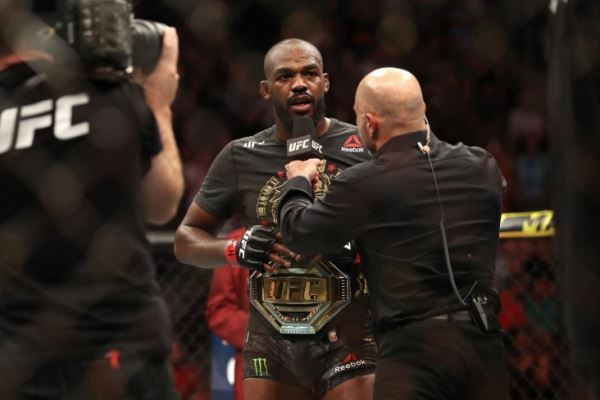 Джон Джонс завершил карьеру, уход из UFC, слова Даны Уайта, Том Аспиналл, новый чемпион UFC в тяжёлом весе