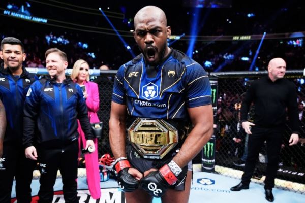 Джон Джонс, карьера в UFC, рекорды, величайший боец в истории ММА, последний бой Джонса, чемпион UFC в двух весовых категориях