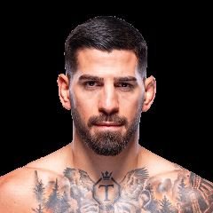 Илия Топурия, новый чемпион UFC в лёгком весе, чемпион в двух весовых категориях, карьера, следующий соперник