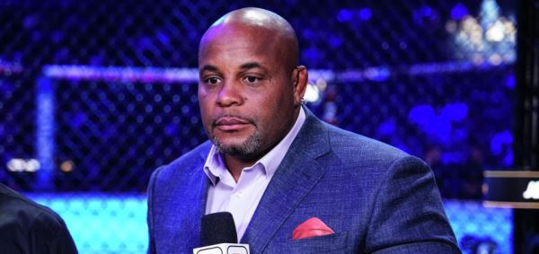 Кормье выбрал победителя в бою Джонс – Аспинэлл, если бы он состоялся