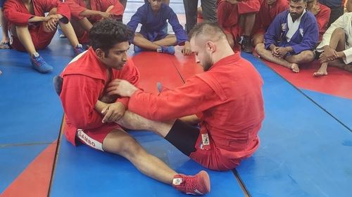 Мастер-класс Заслуженного мастера спорта России по самбо в Индии