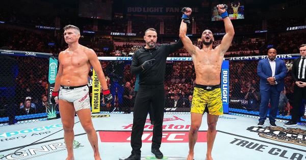 Стивен Томпсон рассек ногу в поединке на UFC on ESPN 70